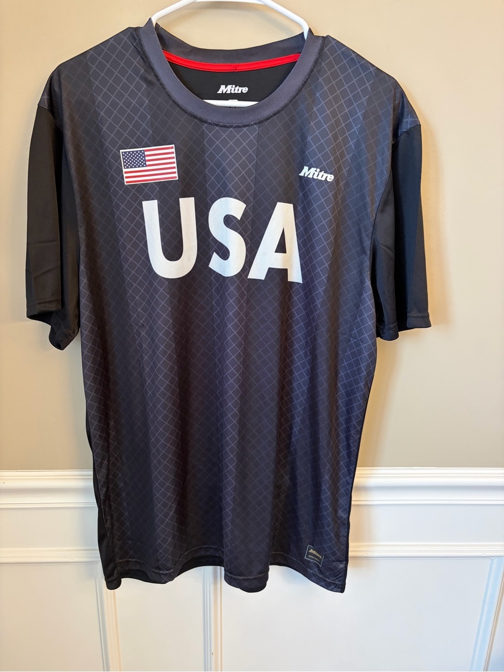 Mitre USA Men's Black/Grey Short-Sleeve Soccer Jersey, Large, NWOT